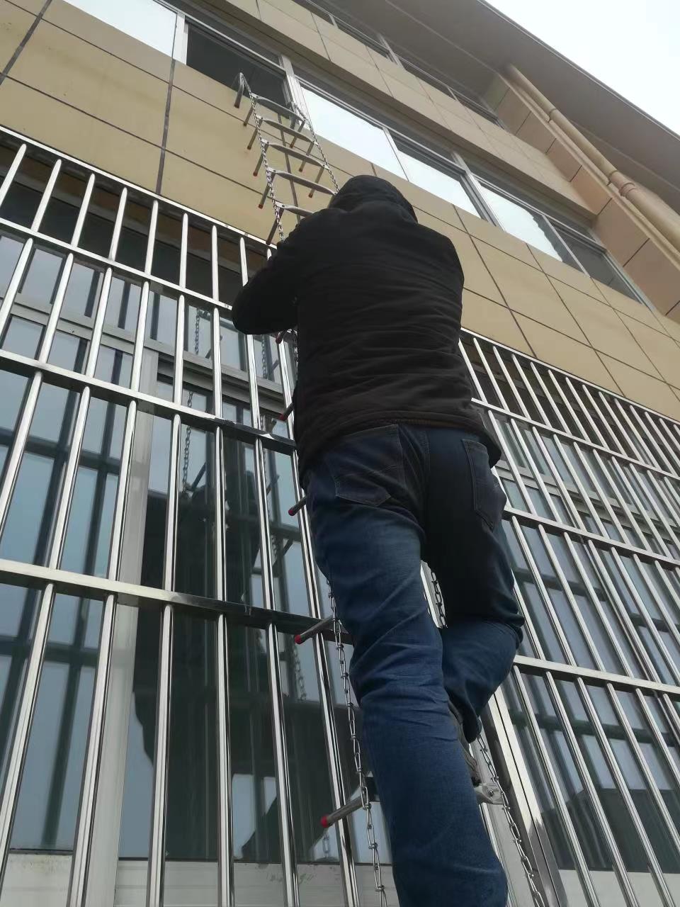 Lightweight Fire Escape Ladder for Work Platform