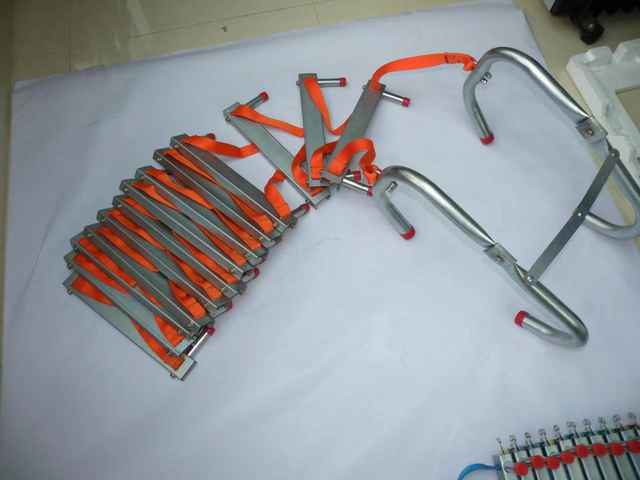 Easy Operate Aluminum Fire Escape Ladder for Work Platform
